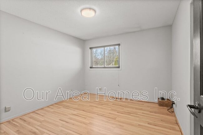 Building Photo - 4850 McAllister Ave NE