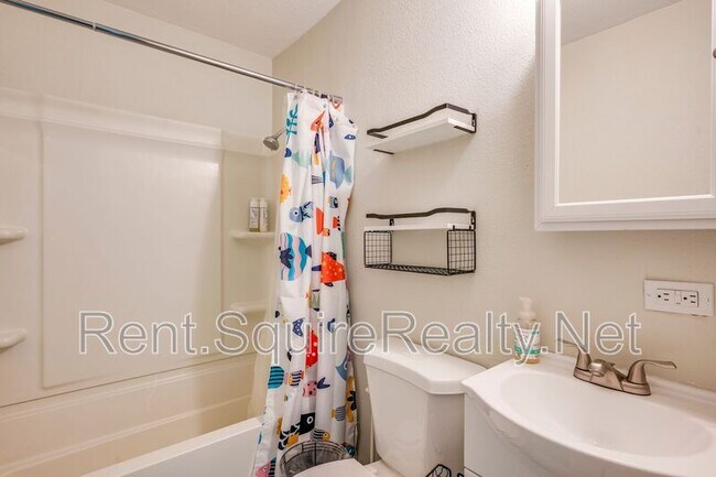 Building Photo - 52 Alahele Pl