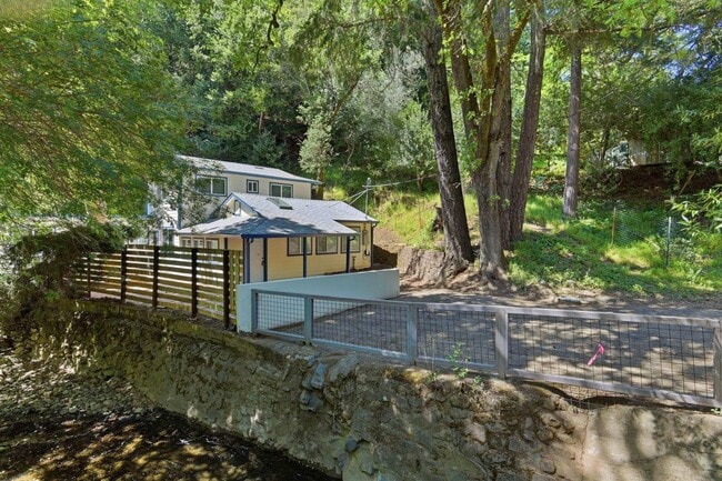 Building Photo - 2836 Kilkare Rd