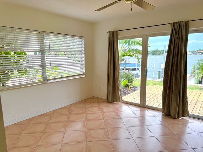 Building Photo - Waterfront Home for Rent – 2BR/2.5BA + Doc...