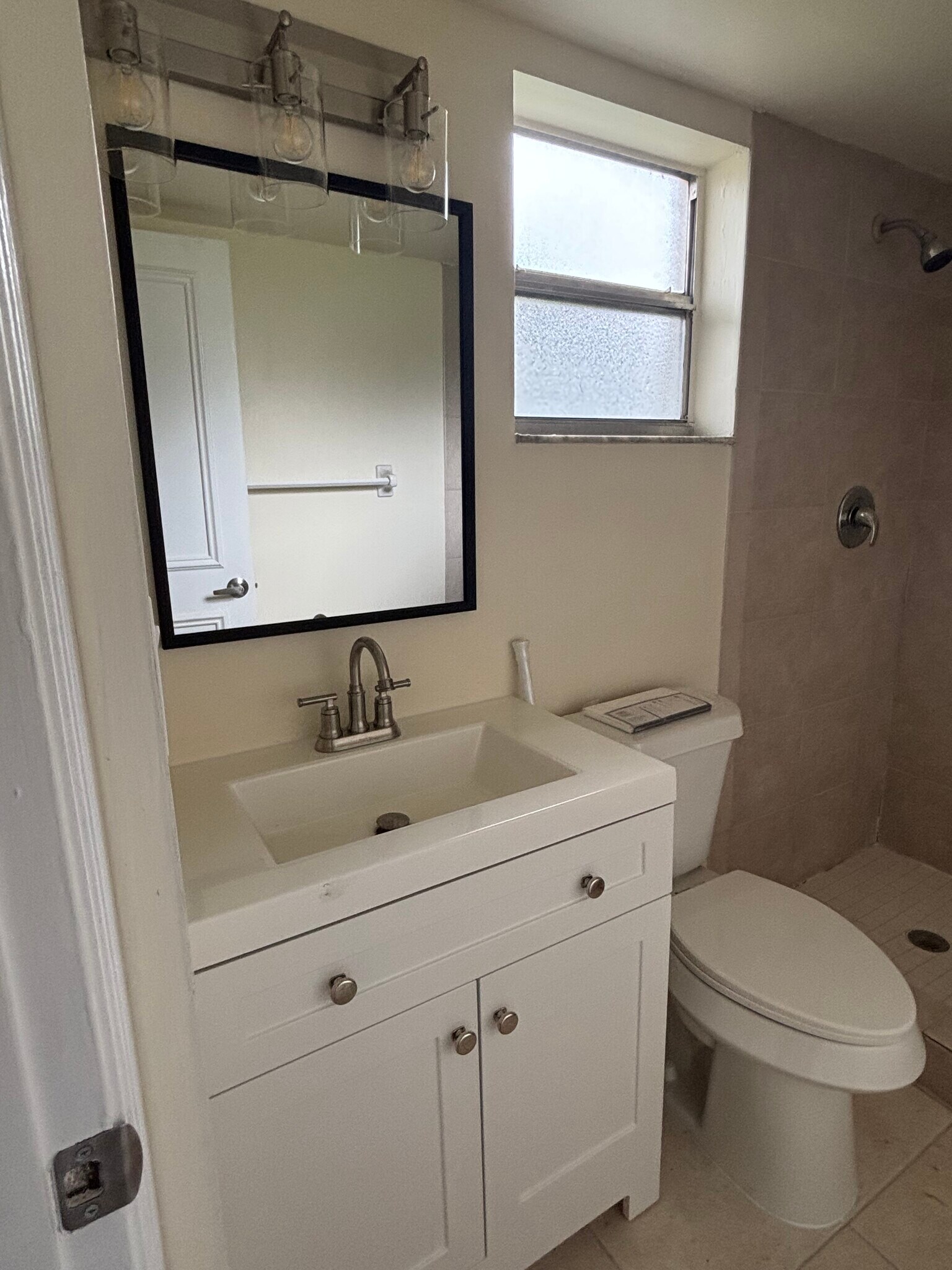 Building Photo - 116 Gardens Dr