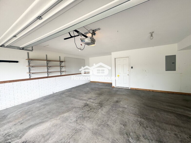 Building Photo - 2703 Patricia Dr