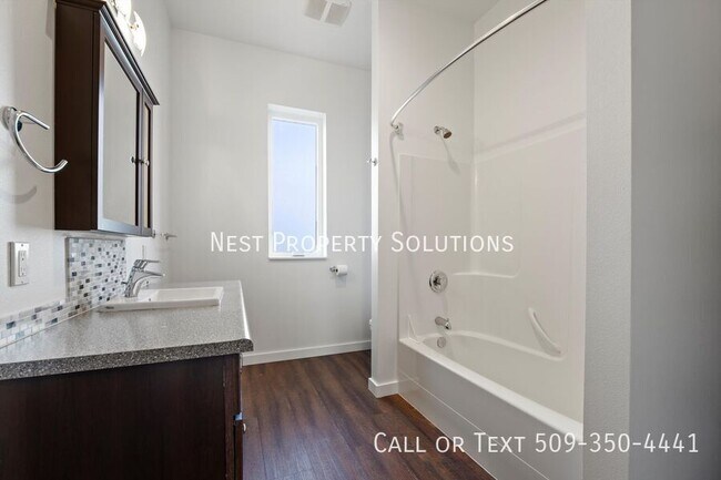 Building Photo - 7458 Bouldercrest Rd NE