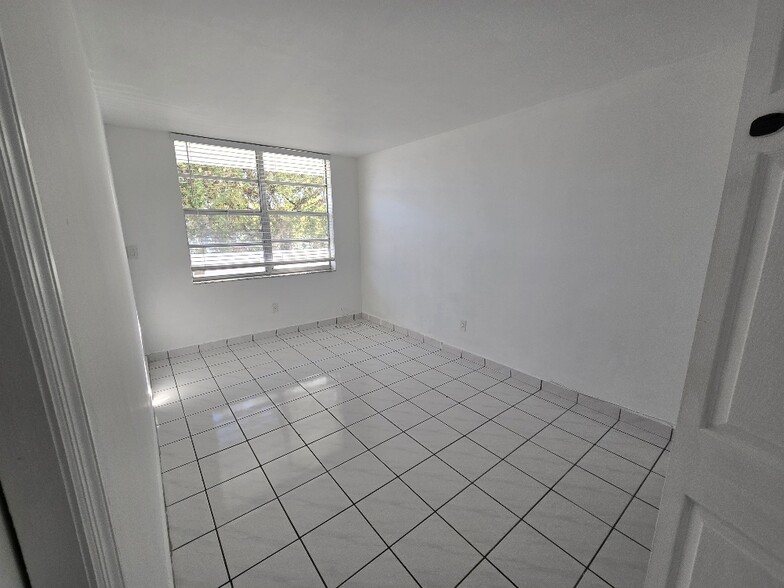 Building Photo - 631 Jefferson Ave