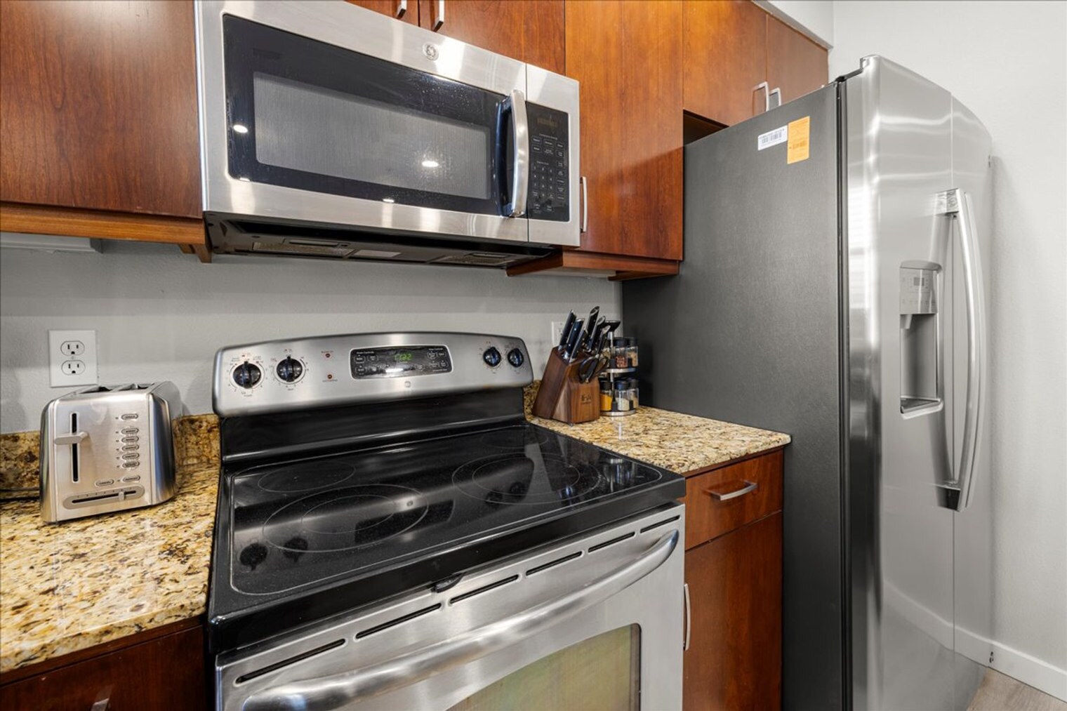 Building Photo - 502 S 15th St