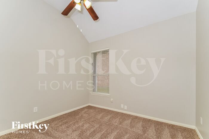 Building Photo - 3921 Cloudcrest Dr