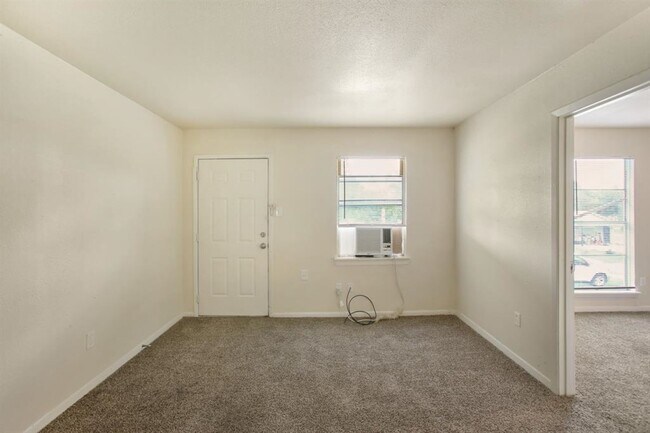 Building Photo - 5415 3 Rd St