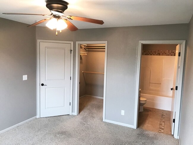 Building Photo - 3D Tour Available - 1-Car Garage + Fenced-in Yard + LVT Flooring! Available July 3rd!