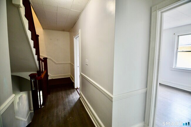 Building Photo - 407 East Ave
