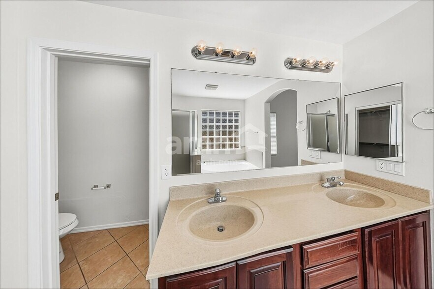 Building Photo - 16776 W Mesquite Dr