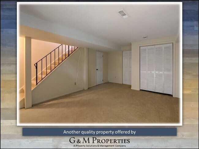 Building Photo - 2 Bedroom Townhome - Available off of Fren...