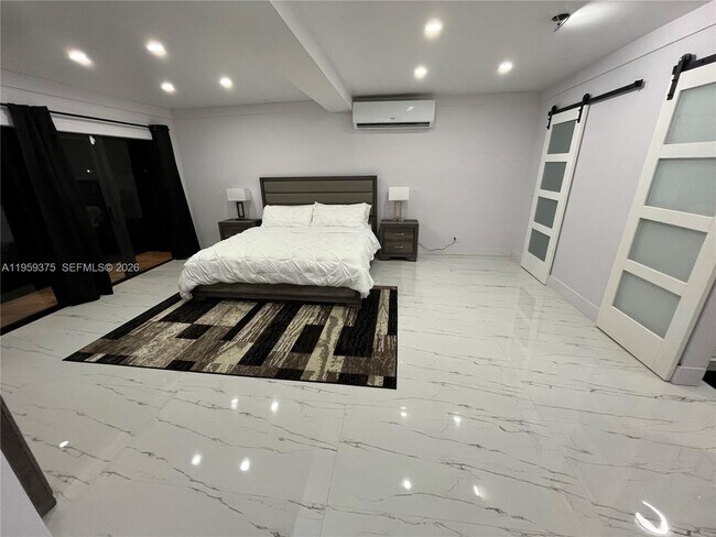 Building Photo - 39 SE 7th St