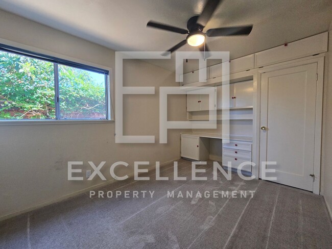 Building Photo - 4/2 House With Yard, Hardwood Floors, Pets...