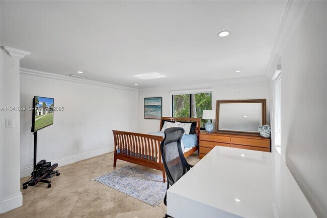 Building Photo - 13724 SW 92nd Ct