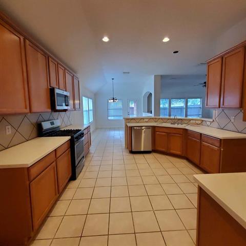 Building Photo - 2925 Deer Ridge Dr