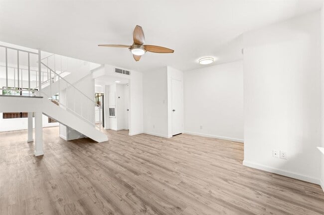 Building Photo - 903 Silver Quail Ln