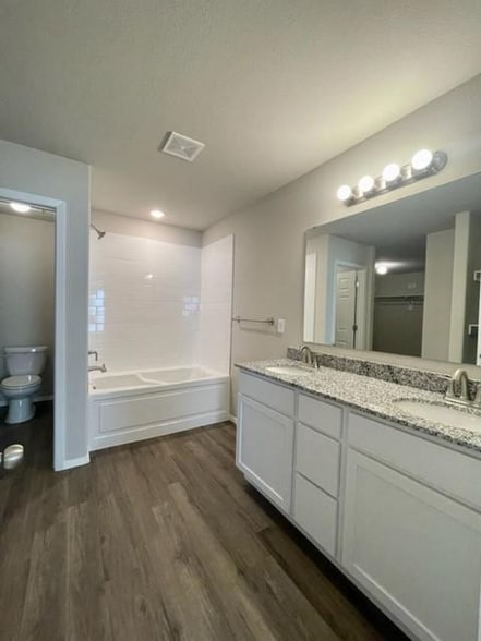 Building Photo - 505 Ashwood St