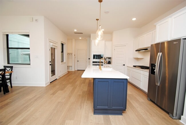 Building Photo - 18643 Parkland Row Dr