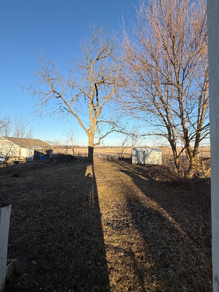 Building Photo - 8934 S South Hill Dr