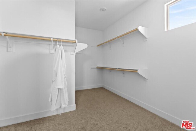 Building Photo - 21181 Strathmoor Ln
