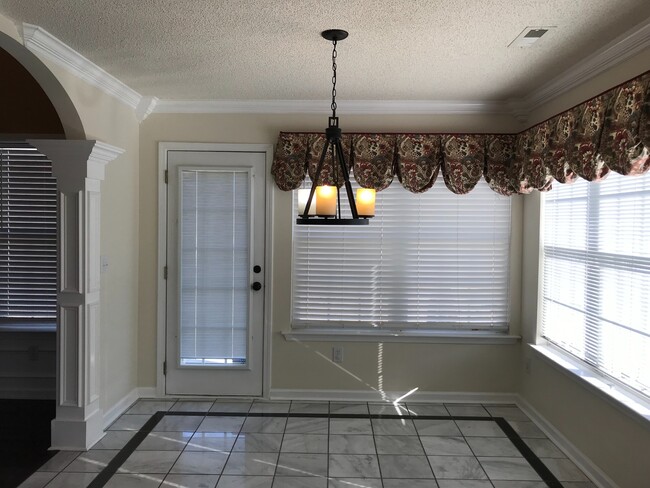 Building Photo - 113 Pennine Dr