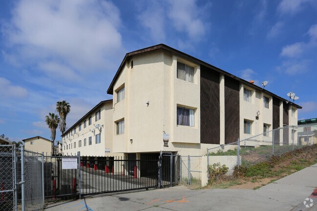 Primary Photo - 344-348 S Willie James Jones Ave