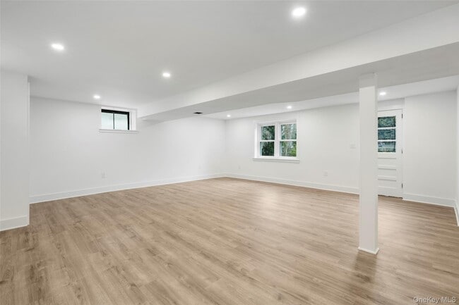 Building Photo - 319 Wagner Ave