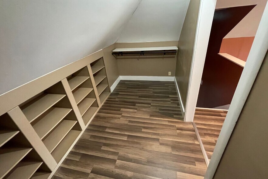 Renovated 3rd Floor with Closet - 1449 E Long St