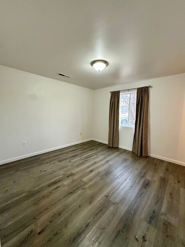 Building Photo - 3332 SW Metolius Meadow Ct