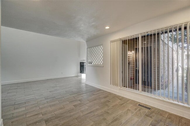 Building Photo - 2030 Three Stars Rd