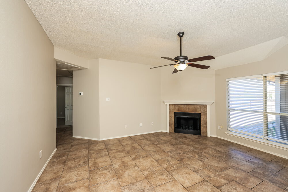 Building Photo - 1357 Meadow Creek Dr