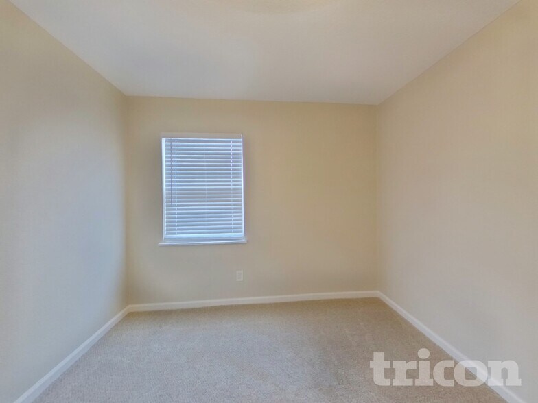 Building Photo - 1364 Ironton St