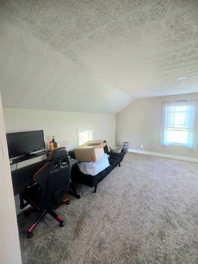 Building Photo - 15250 OH-56