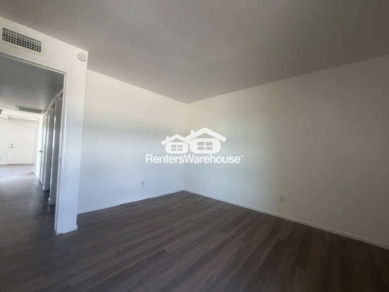 Building Photo - 2652 N 43rd Ave