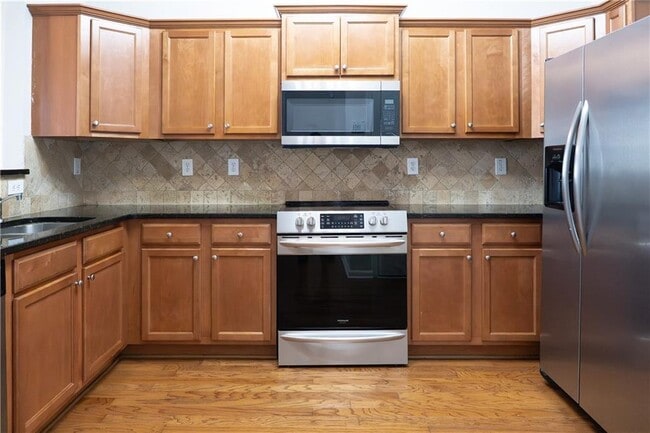 Building Photo - 3090 Branham Dr
