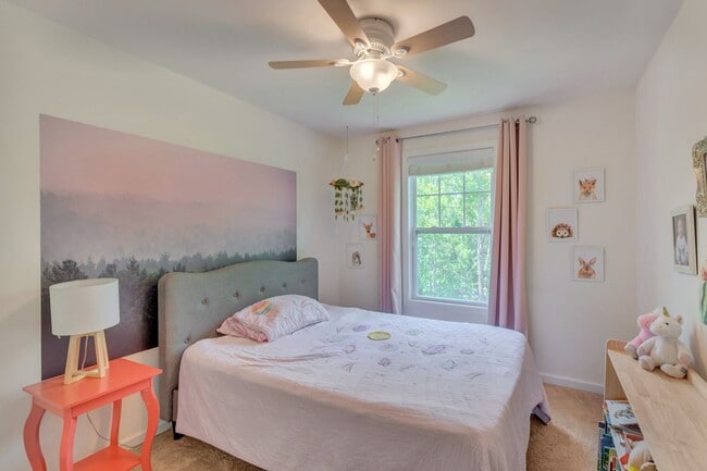 Building Photo - 151 Longwood Dr