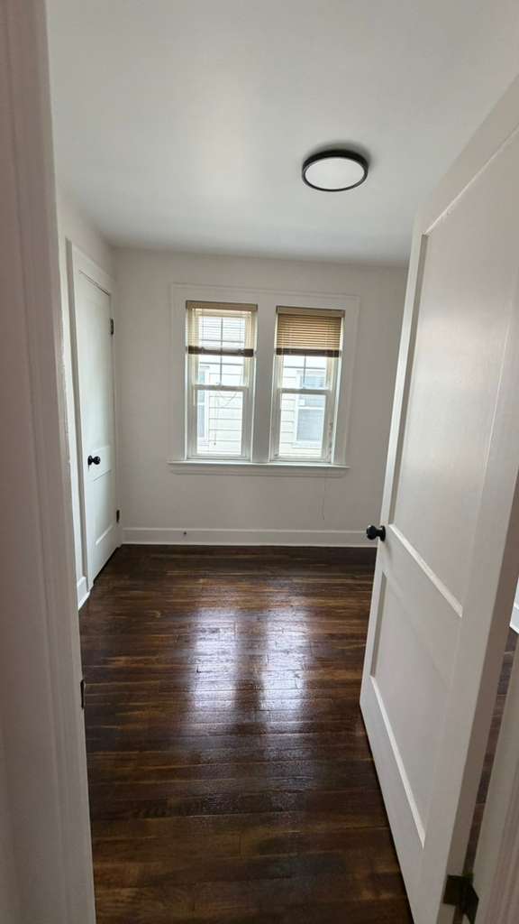 Building Photo - 10006 Plymouth Ave