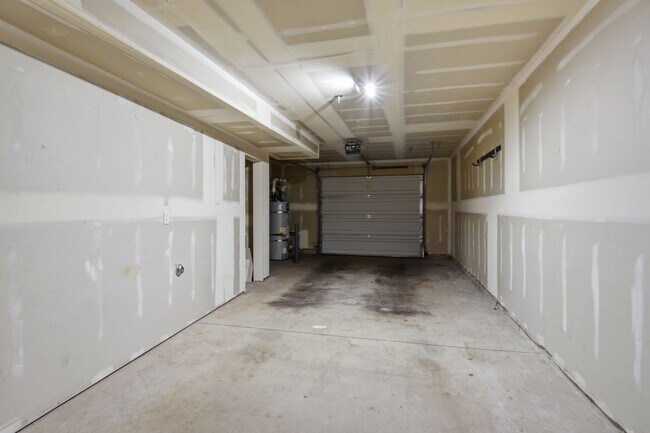Building Photo - 15235 NE 81st Way
