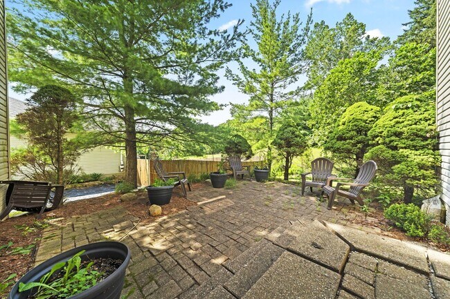 Building Photo - 7854 Astra Cir