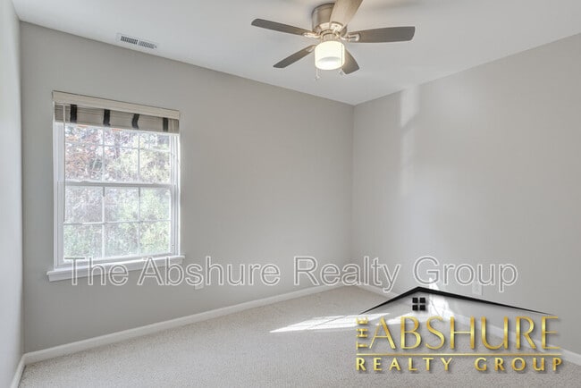 Building Photo - 5223 Malik Dr