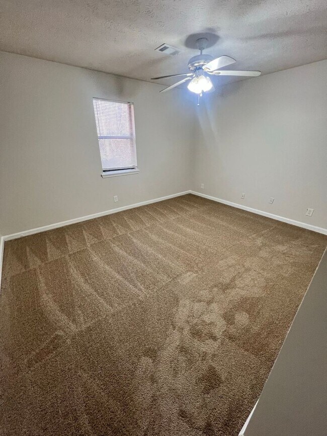 Building Photo - 3125-3127 Sarah Lou Drive