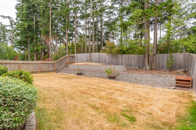 Building Photo - Stunning 3 Bed 2.5 Bath home in Fairway Point