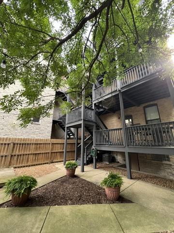 Building Photo - 3 bedroom in Chicago IL 60610