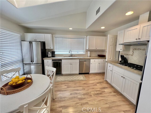 Building Photo - 611 Orchid Ave