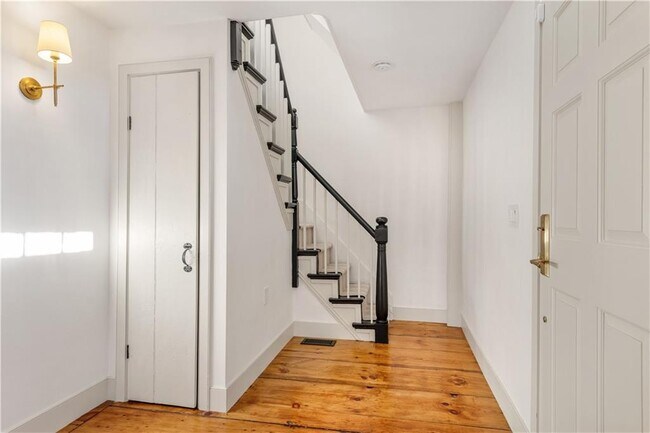 Building Photo - 108 Prospect Hill St