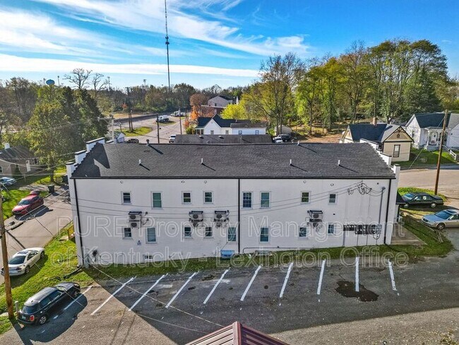 Building Photo - 725 E College St
