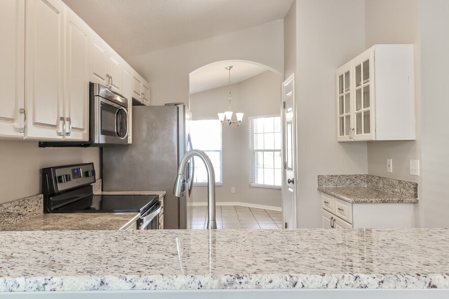 Building Photo - 8522 Hawbuck St