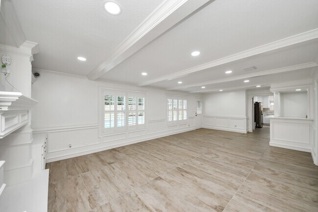 Building Photo - 1719 Saddlecreek Dr