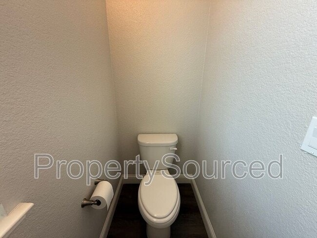 Building Photo - 948 Posey St