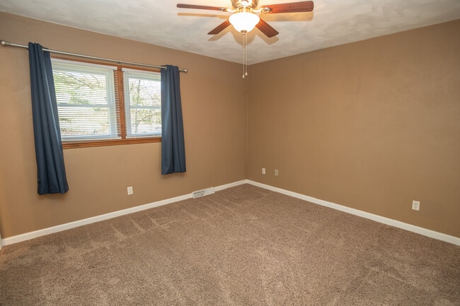 Building Photo - 710 Earl Lee Dr